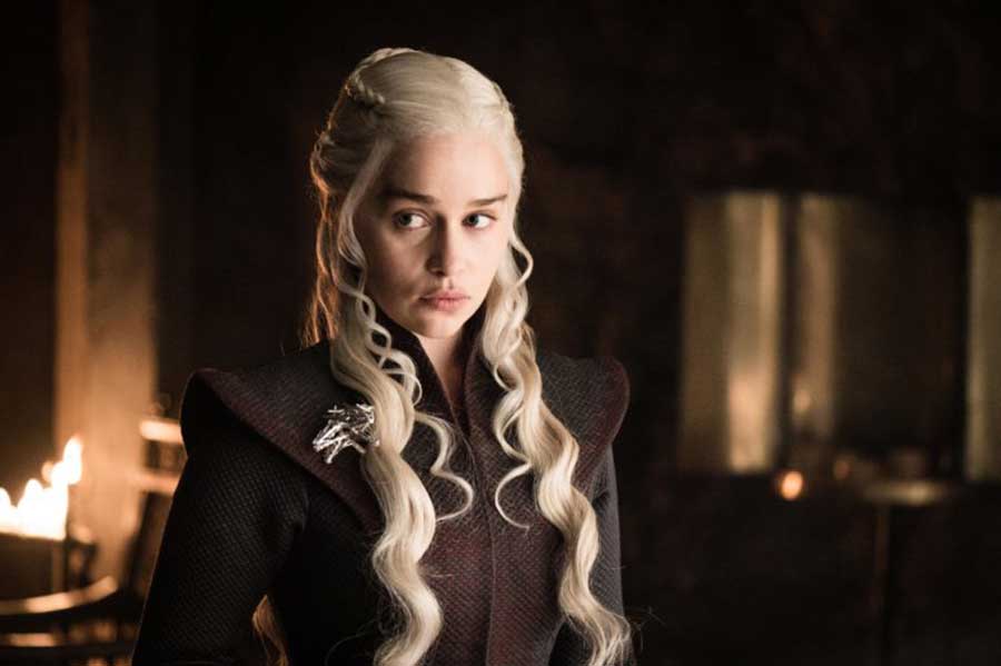 New photos released from the upcoming Game Of Thrones episode, "Beyond the Wall" - 706-Dragonstone-Daenerys-2-768x511