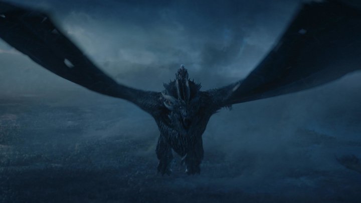 Viserion flying into battle.