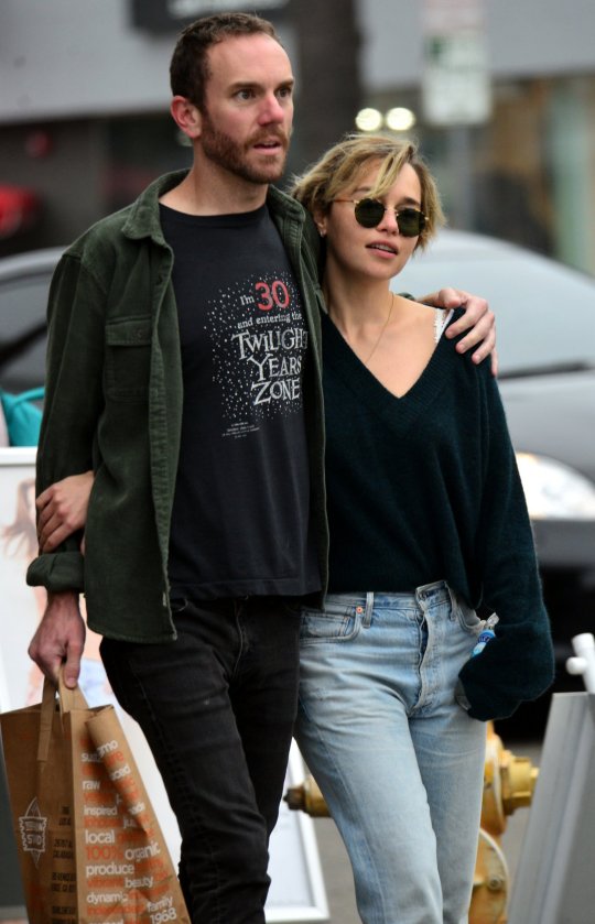 EXCLUSIVE: * Min Web / Online Fee 250 GBP For Set * * Min Print Fee 200 GBP PP * Double For Pg 1 * Actress Emilia Clarke who stars as Daenerys Targaryen on the hit HBO series Game Of Thrones gets cosy with new boyfriend Charlie McDowell, son of Actor Malcolm McDowell and Mary Steenbergen as they head home after picking up some groceries from Erewon in Venice, Ca The pair who also stopped to get some pressed juice from the Pressed Juicery which apparently did'nt taste too good to Emilia Pictured: Charlie McDowell and Emilia Clarke Ref: SPL5039253 041118 EXCLUSIVE Picture by: London Entertainment /GoldenEye / SplashNews.com * Min Web / Online Fee 250 GBP For Set * * Min Print Fee 200 GBP PP * Double For Pg 1 * Splash News and Pictures Los Angeles: 310-821-2666 New York: 212-619-2666 London: 0207 644 7656 Milan: 02 4399 8577 photodesk@splashnews.com World Rights