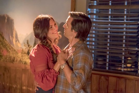 Mandy Moore as Rebecca Pearson and Milo Ventimiglia as Jack Pearson in "This Is Us."