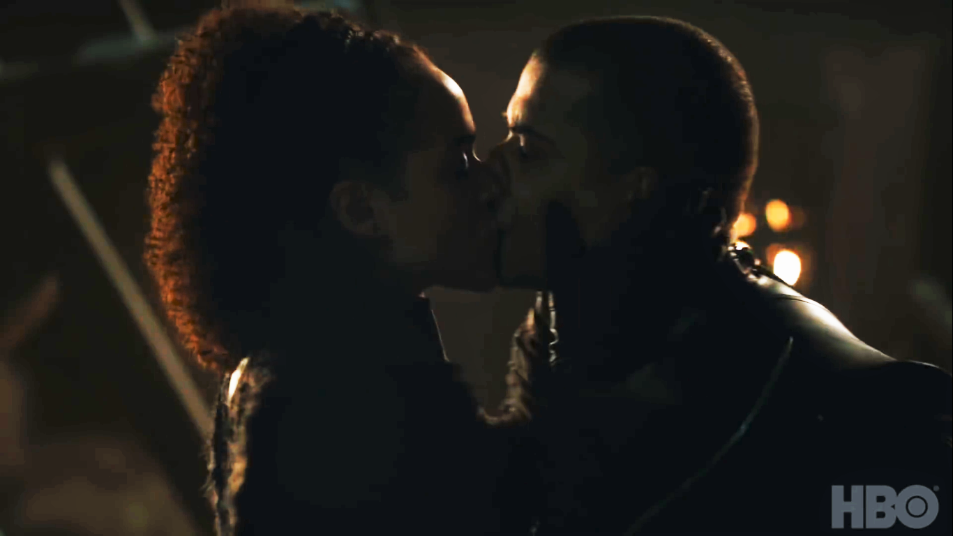 21-Missandei-Grey-Worm-Kiss