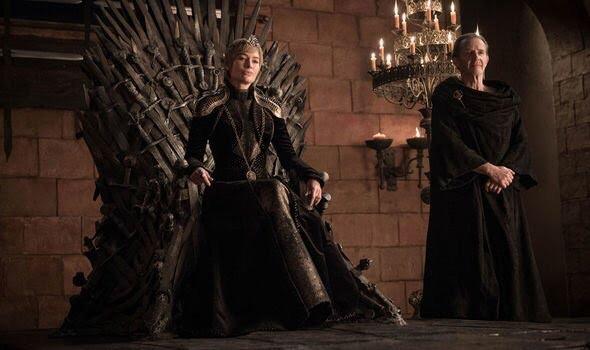 Cersei-Lannister-Qyburn-Throne-Room-Kings-Landing-801-Season-8