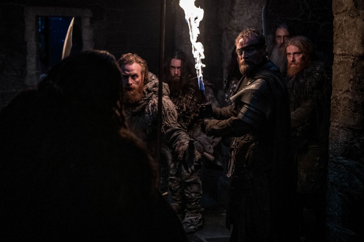 beric, tomund, and wildlings at Last Hearth in game of thrones season 8