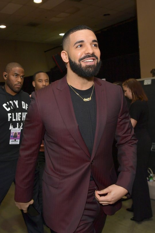 Drake backstage during the 2019 Billboard Music Awards at MGM Grand Garden Arena