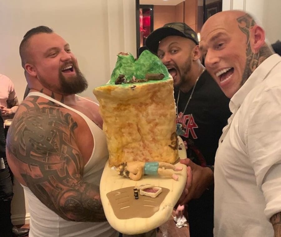 Game of Thrones star Jason Momoa celebrated his 40th birthday with a 168-pound Guinness and whiskey cake