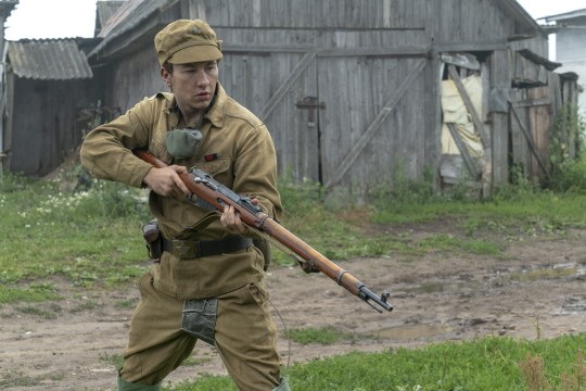 TWO BROTHERS PICTURES FOR ITV CHEAT EPISODE 1 Pictured: KATHERINE KELLY as Leah and MOLLY WINDSOR as Rose. This photograph must not be syndicated to any other company, publication or website, or permanently archived, without the express written permission of ITV Picture Desk. Full Terms and conditions are available on www.itv.com/presscentre/itvpictures/terms Copyright: ITV,TWO BROTHERS PICTURES For further information please contact: Patrick.smith@itv.com 0207 1573044