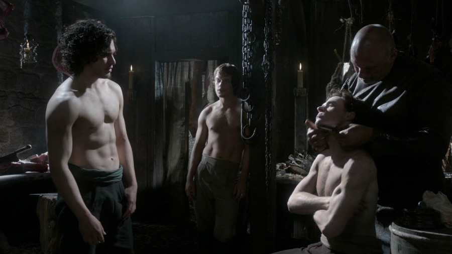 Alfie Allen talked about six-pack competition on Game of Thrones and other things in life