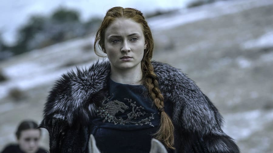 Sophie Turner (Sansa Stark) has something to say to those who aren't practicing social distancing