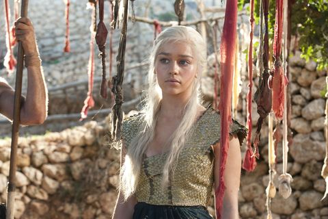 emilia clarke as daenerys in game of thrones season 1