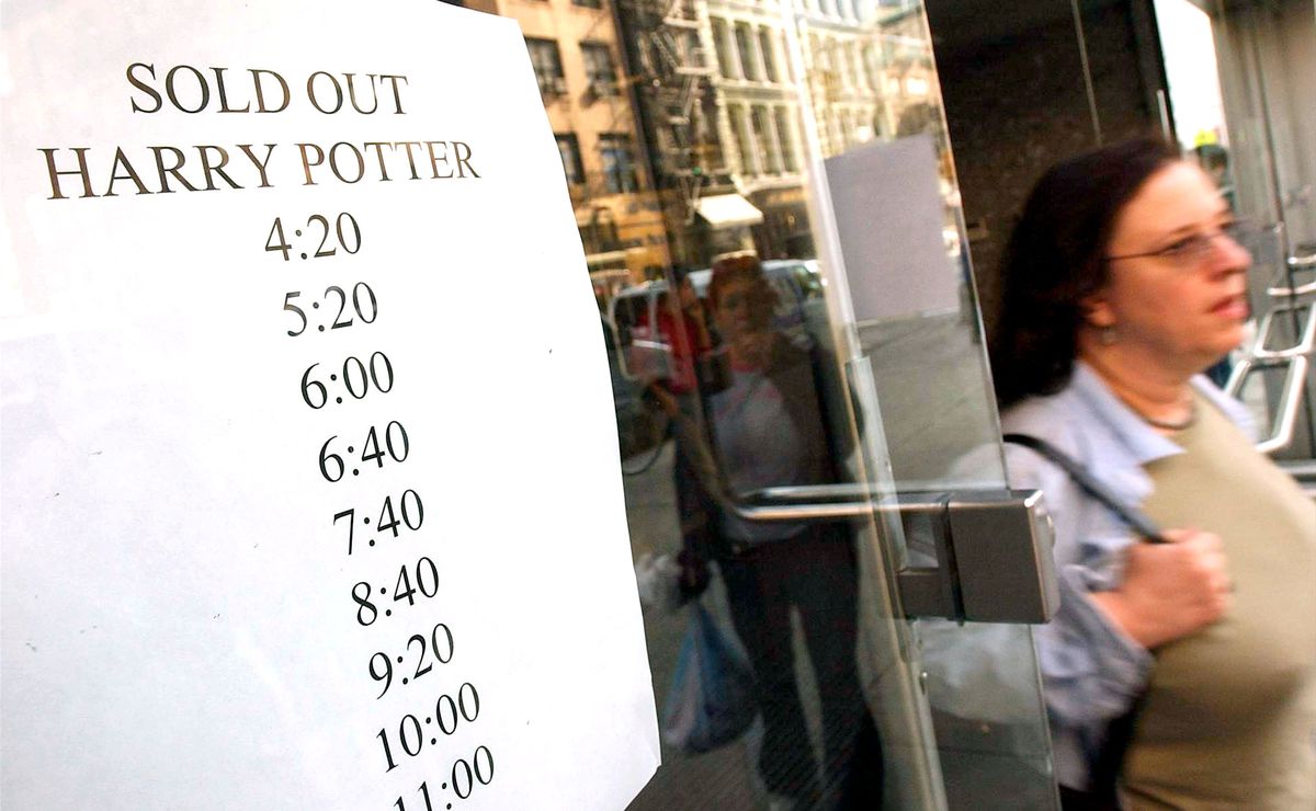 397361 03: A sign with a list of sold out tickets for “Harry Potter And The Sorcerer’s Stone” is on display outside the Union 14 movie theatre November 16, 2001 in New York, NY. The most anticipated movie opens today at theatres nationwide. (Photo by Justin Sullivan/Getty Images)