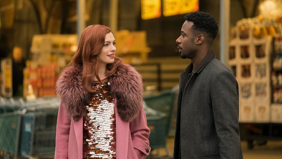 Anne Hathaway and Gary Carr, Modern Love