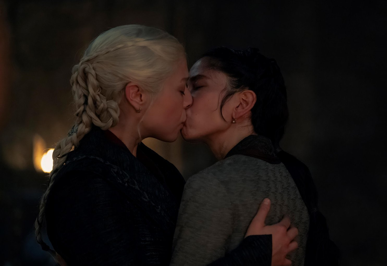 Rhaenyra Mysaria kiss