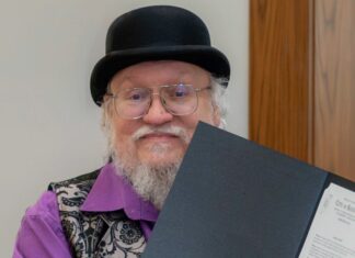 George R.R. Martin warns fans of scammers impersonating well‑known authors