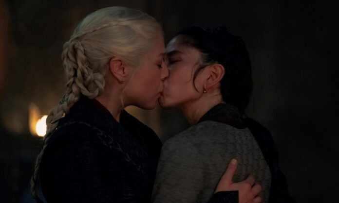 Rhaenyra-Mysaria-kiss-1000x600.jpg
