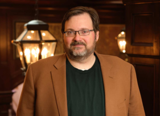 Brandon Sanderson says he’s the “wrong person” to finish Game of Thrones books